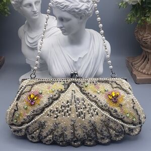 Christiana Victorian w/ Beads and Jewels and a Pearl Handle Kisslock 9 x 5